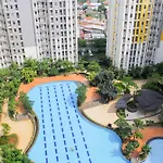 Comfort And Minimalist Studio At Springlake Summarecon Bekasi Apartment By Travelio