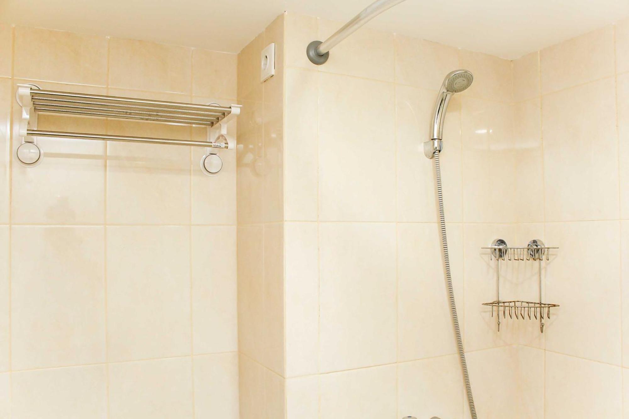 Comfort And Minimalist At Springlake Summarecon By Travelio Apartemen *