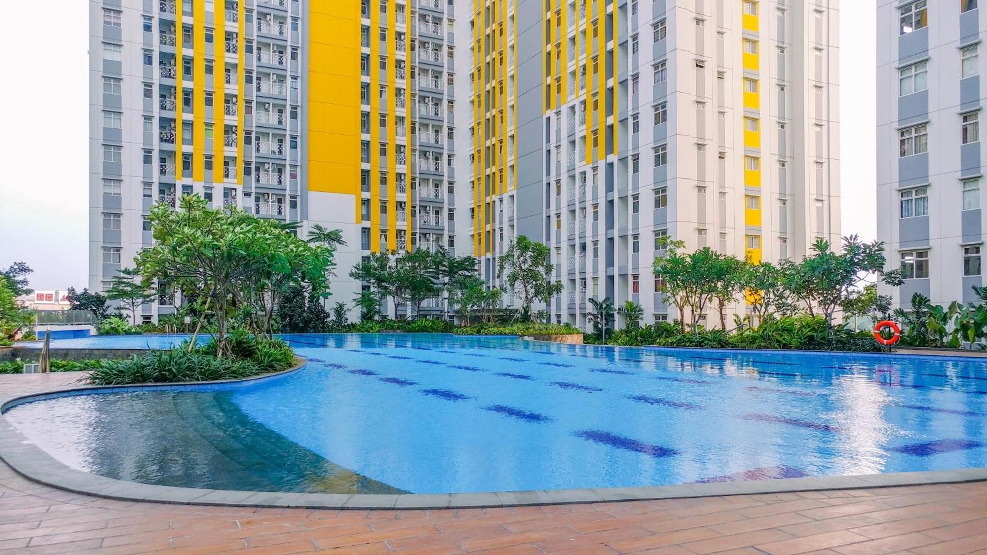 Comfort And Minimalist At Springlake Summarecon By Travelio Apartemen